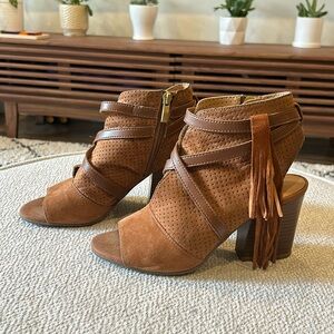 Adorable Tan Suede Ankle Boots